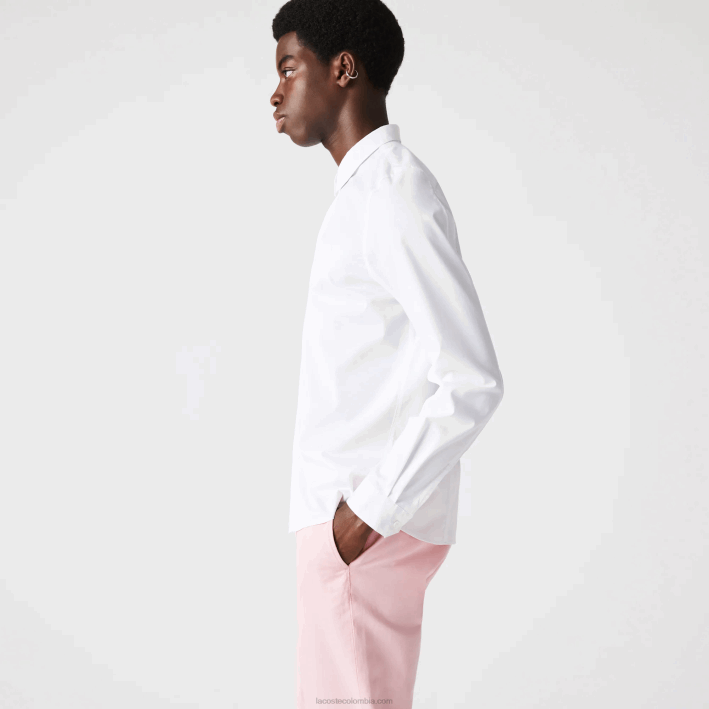 hombres Lacoste 6F241648 blanco 001 Camisa slim fit de popelín de algodón elástico con tapeta oculta