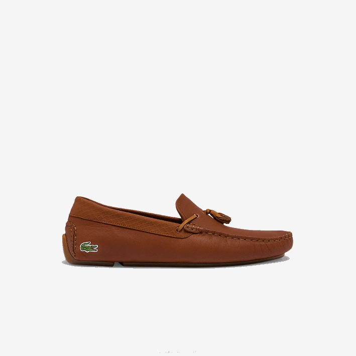 hombres Lacoste 6F241843 chicle marrón 524 mocasín piloto de piel con borlas grabadas hombres Lacoste 6F241843 chicle marrón 524 mocasín piloto de piel con borlas grabadas