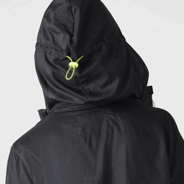 mujer Lacoste 6F242619 negro 031 chamarra deportiva repelente al agua plegable