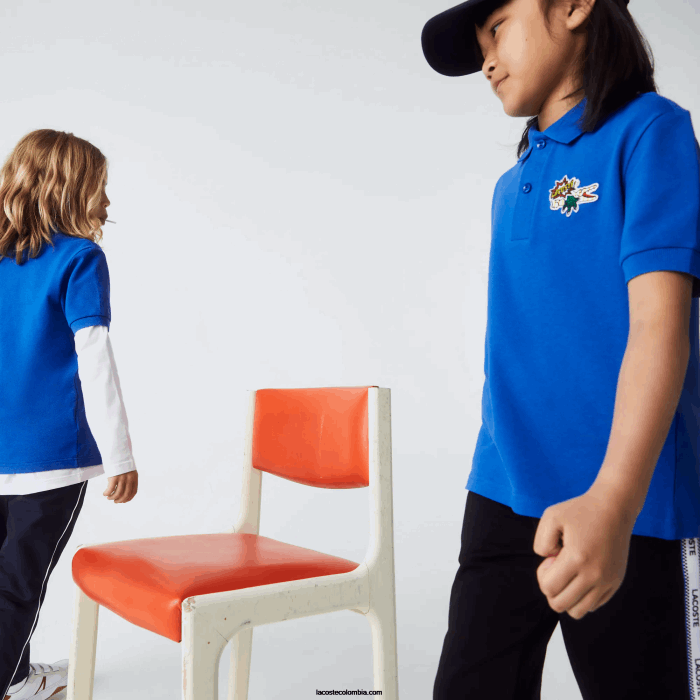 niños Lacoste 6F243145 k1q azul polo de piqué de algodón orgánico con insignia de cómic